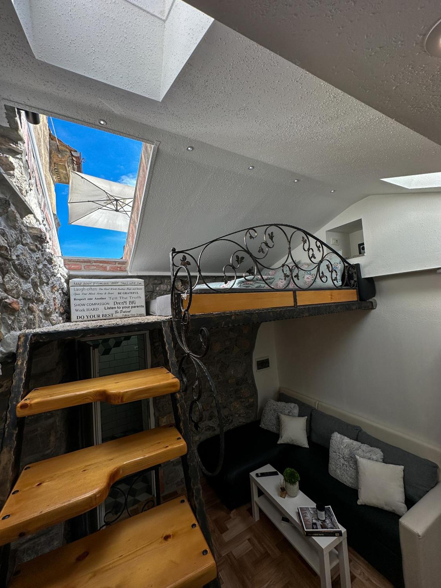 Villa Volos Apartment Karmen With Roof Terrace, Sea View, Free Private Parking Opatija Eksteriør bilde